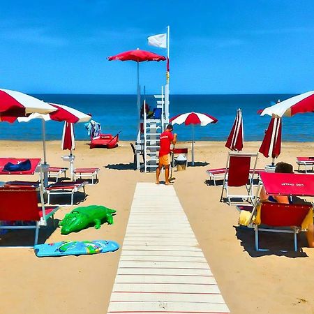 Club Touring Beach Hotel Роди-Гарганико Экстерьер фото